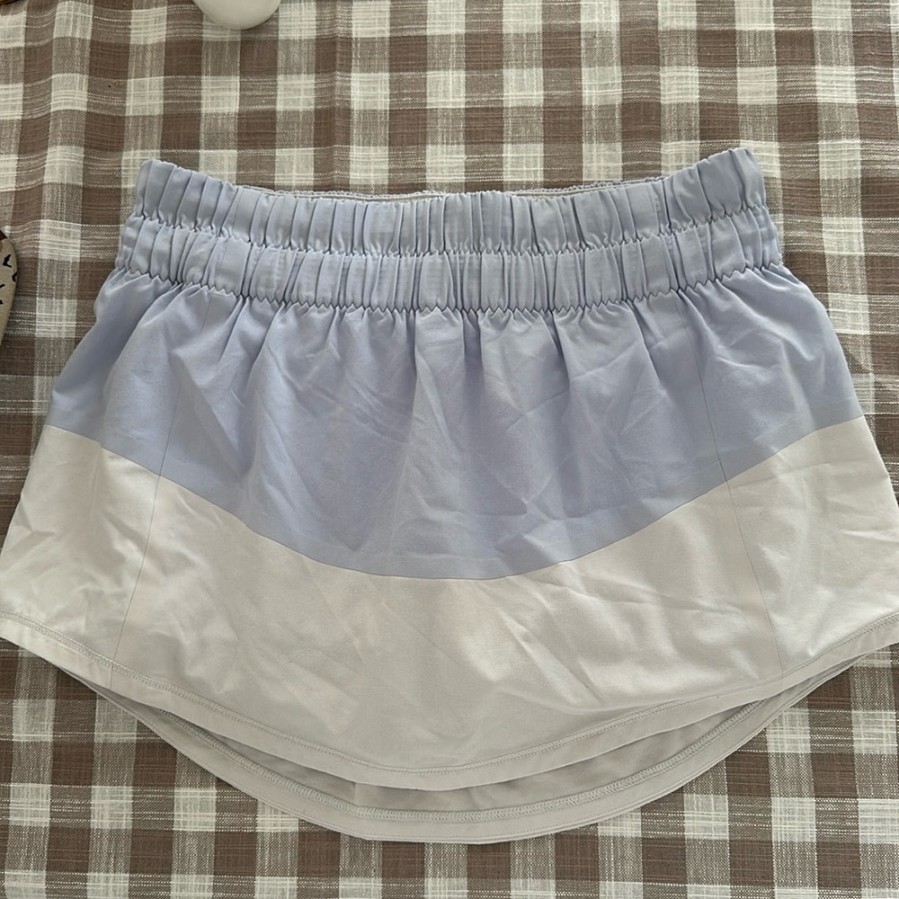 Lulu lemon lavender and white skort